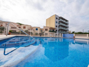 Apartment with community pool for 4 people - Riells area
